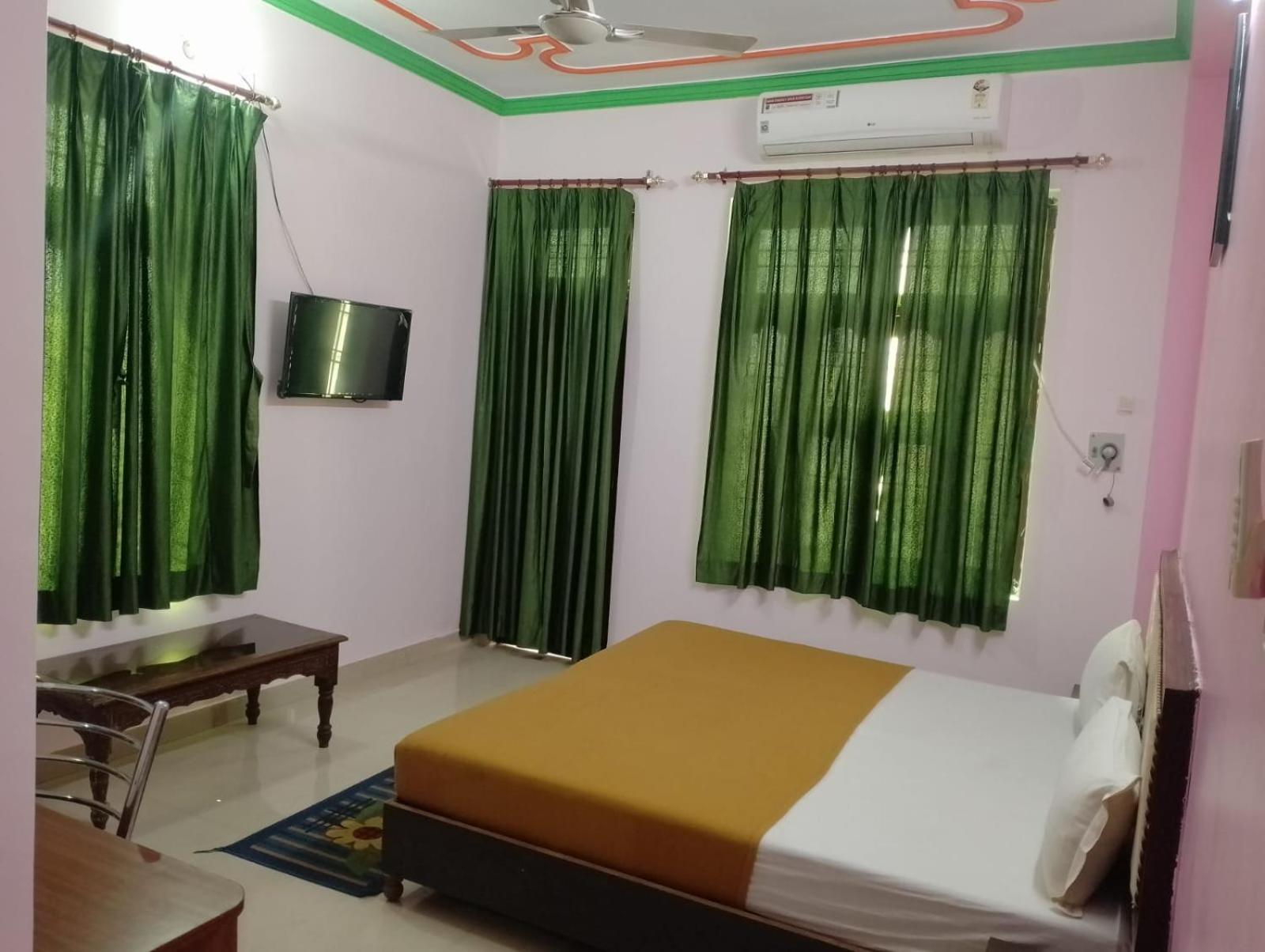 Varuna Palace Varanasi , Near Mandir & Ghat'S Экстерьер фото